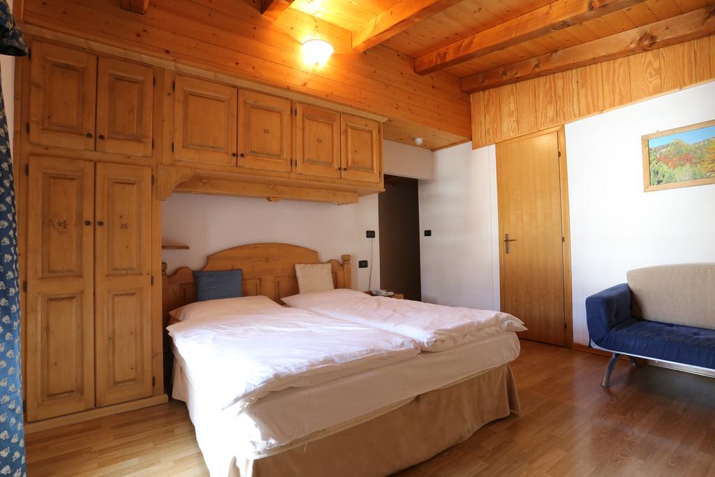 פרום Albergo Centrale חדר תמונה