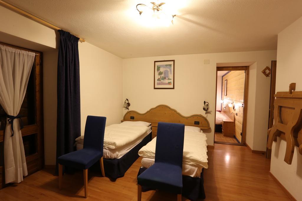 פרום Albergo Centrale חדר תמונה