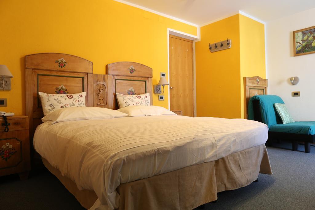 פרום Albergo Centrale מראה חיצוני תמונה