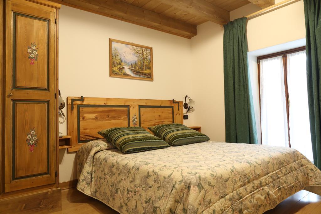 פרום Albergo Centrale מראה חיצוני תמונה