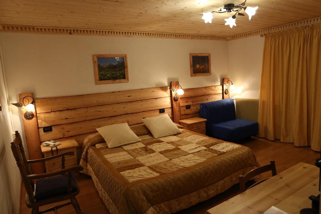 פרום Albergo Centrale מראה חיצוני תמונה