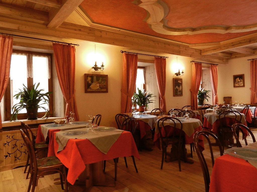 פרום Albergo Centrale מראה חיצוני תמונה